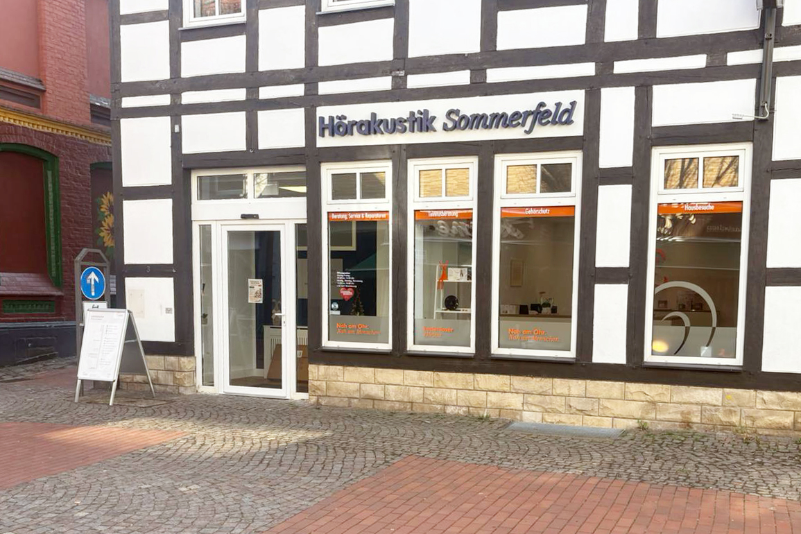Hörakustik Sommerfeld Schaufenster